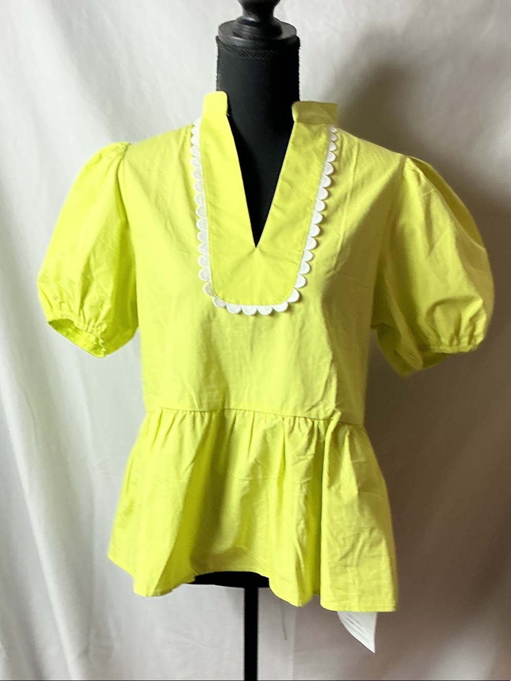Scallop-Trim Puff Sleeve Peplum Top in Yellow